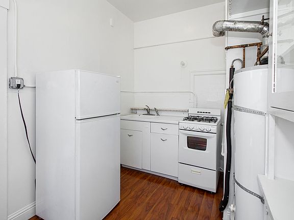 4th image of 3410 22nd St APT 6