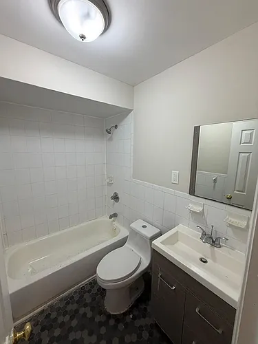506 Ferry St #1B Photo 1