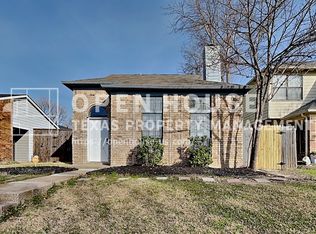 4220 Phoenix Dr, Carrollton, TX 75010