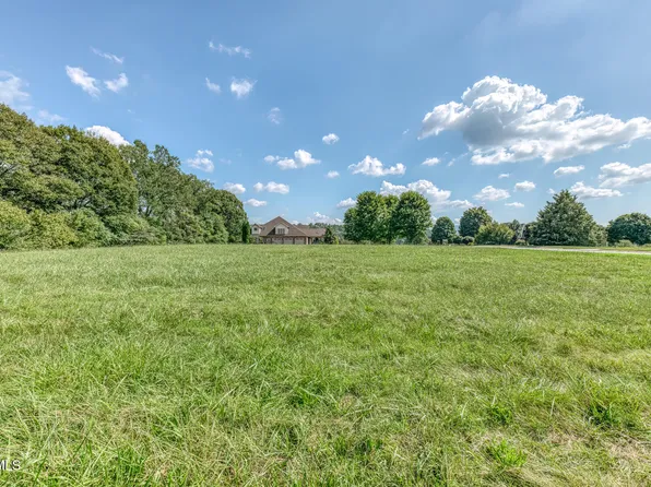 613 Waterstone Cir, Greeneville, TN 37745