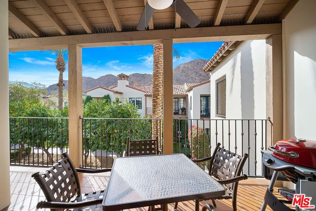 2 bed, 2.0 bath, 1307 sqft, $3,000 — Photo 2