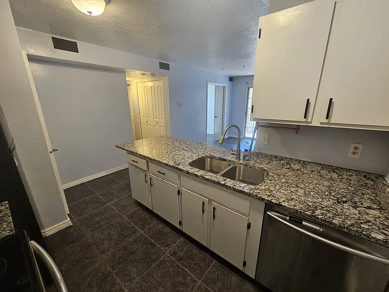 1199 E Waterside Cv #12 — Photo 6