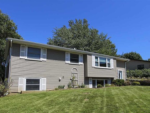 2nd image of 2303 Coventry Ln