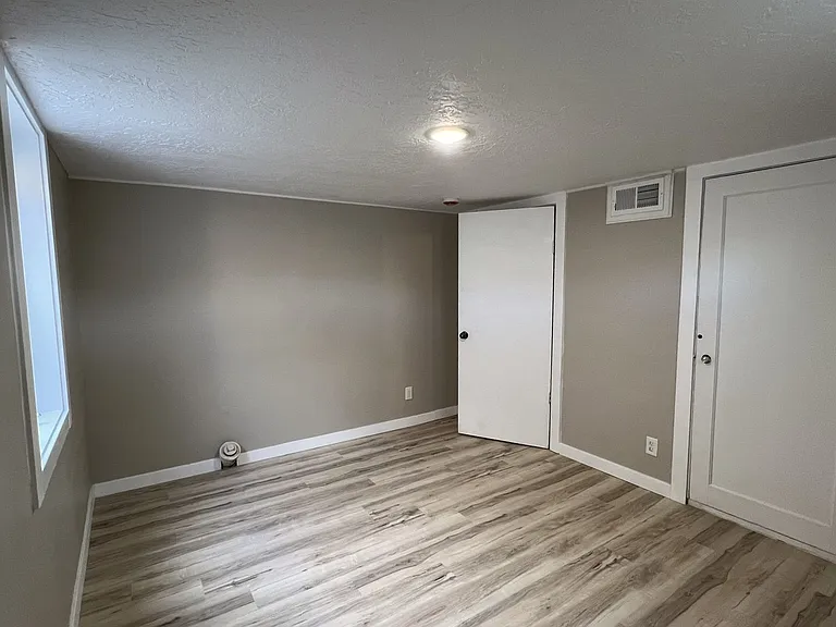 Cleveland Duplex — Photo 16