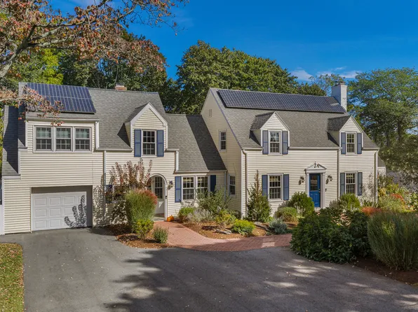 18 Cottage Place, Old Saybrook, CT 06475