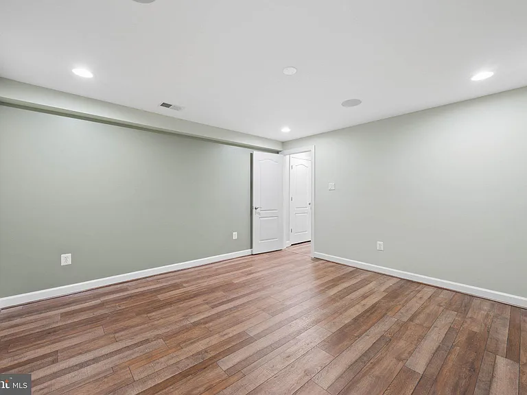 110 Bedrock Dr — Photo 36