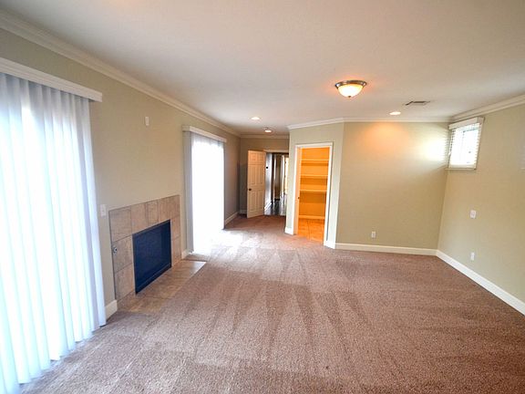 4th image of 10713 Floral Dr