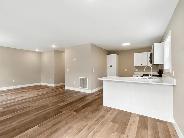 204 N Van Dorn St — Photo 8