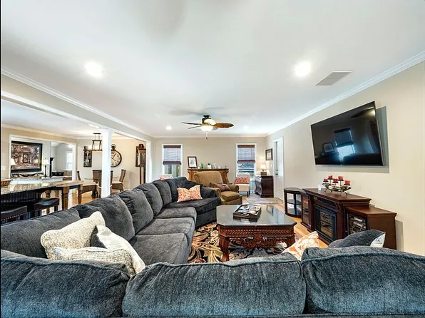 628 S Church St, Buford, GA 30518