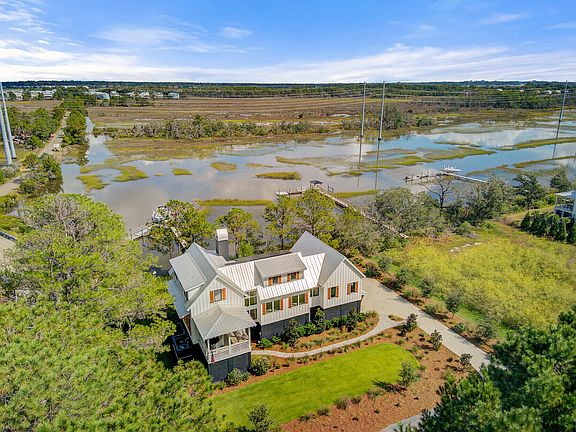 3rd image of 3015 Creek Cottage Ln