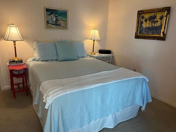 5th image of 219 E Grand Ave APT 4A