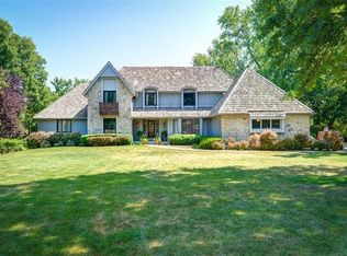 1040 N Woodland Dr, Kansas City, MO 64118