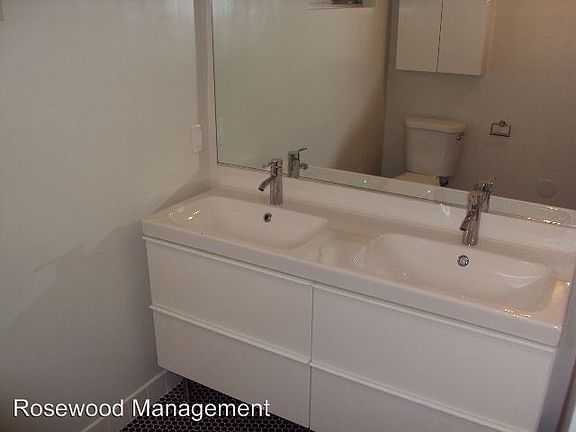 3rd image of 7452 Romaine St APT 03