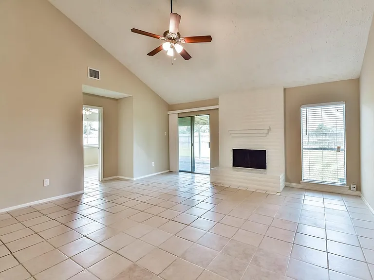9503 Bent Spur Ln — Photo 5