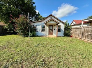 1709 Nowahy Ave, Clinton, OK 73601