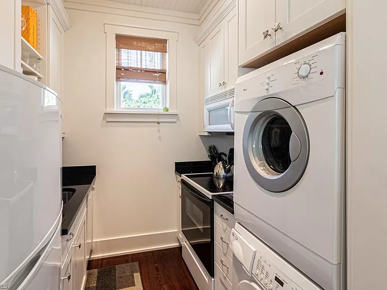 245 Broad Ave S — Photo 46