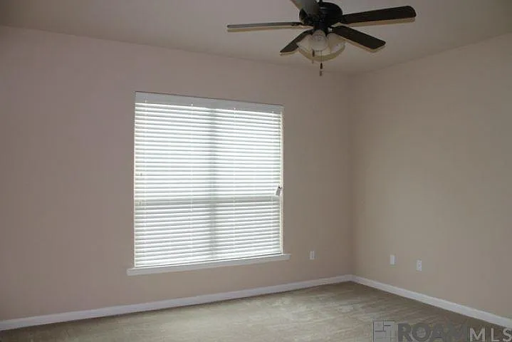 37237 Market Place Dr — Photo 16