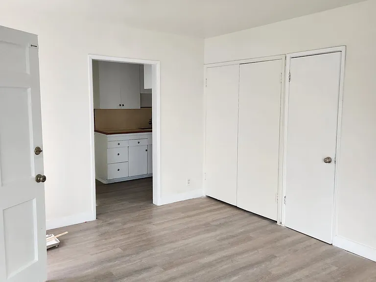 1885 Cedar Ave #1 — Photo 3