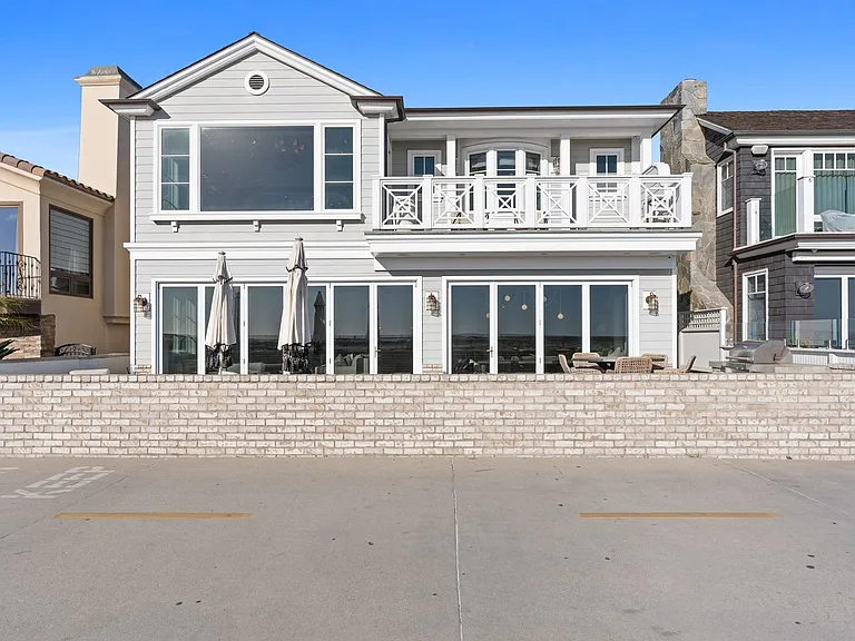 1215 E Balboa Blvd — Photo 57