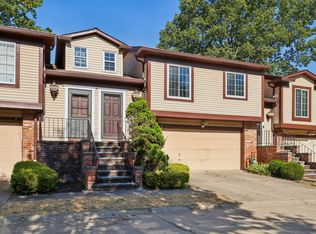 209 Greenbriar Ct, Euclid, OH 44143
