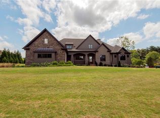 102 Fairoaks Dr, Williamston, SC 29697