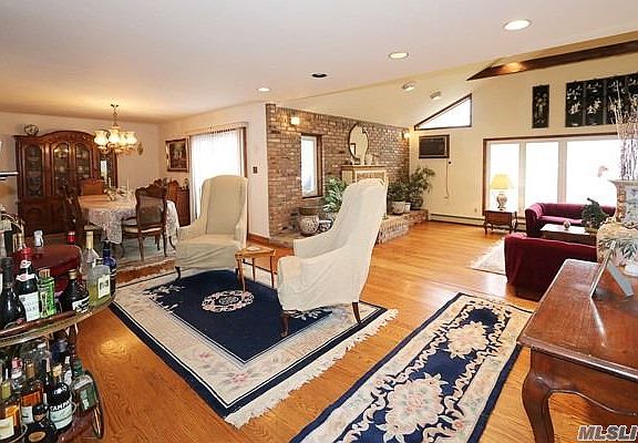 3rd image of 244 Hillturn Ln