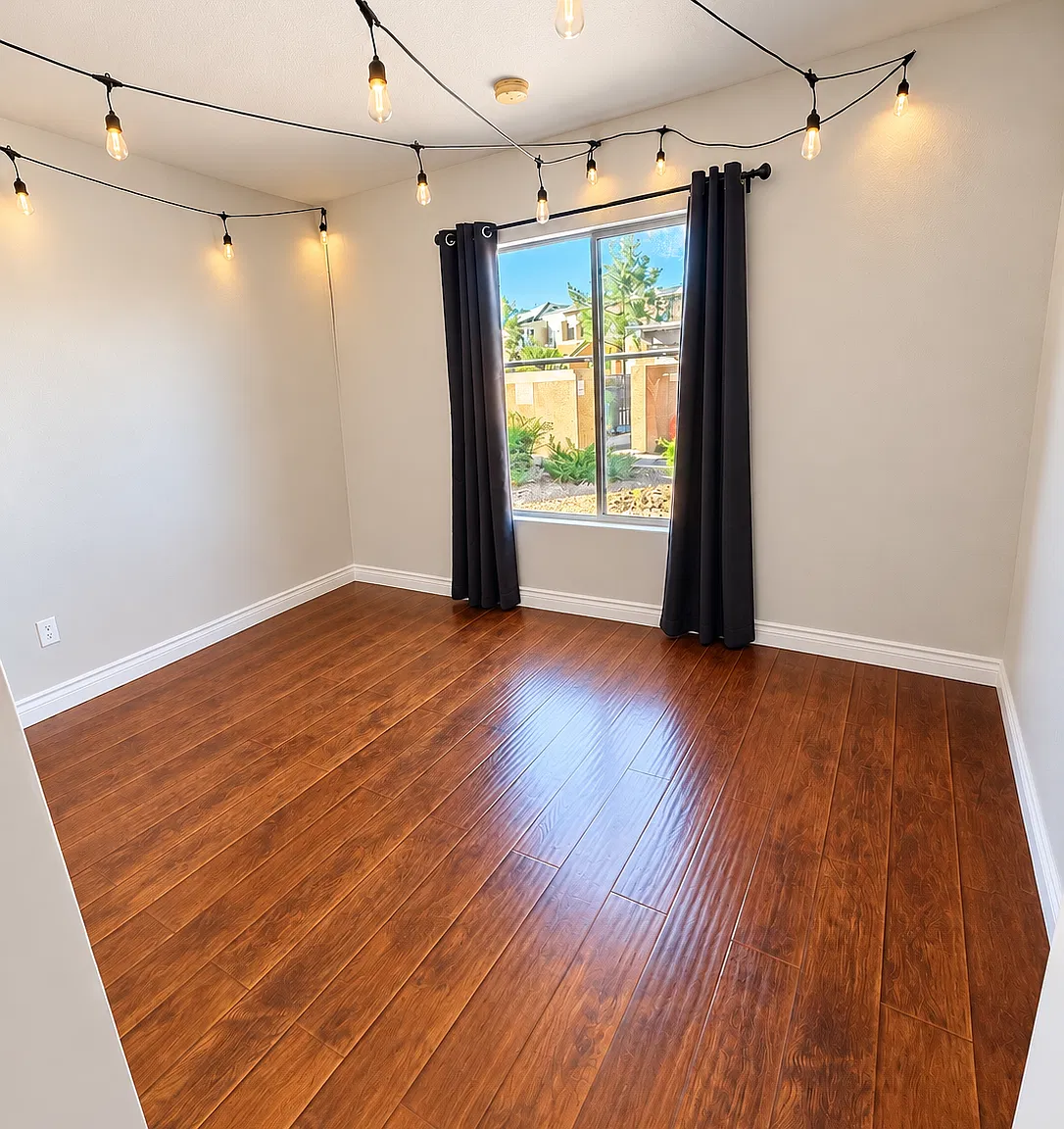 8070 W Russell Rd — Photo 4