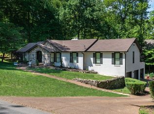 597 Indian Lake Rd, Hendersonville, TN 37075