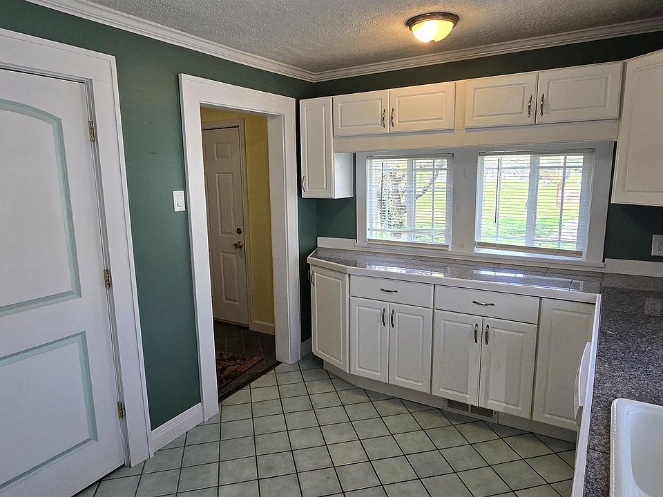517 S Lawton St, Jasonville, IN 47438 | Zillow