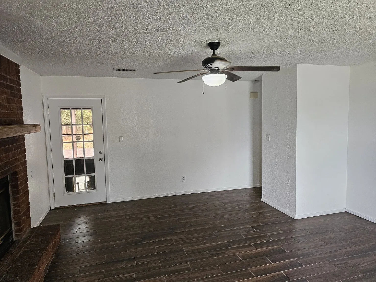 3 bed, 1149 sqft, $995 — Photo 3