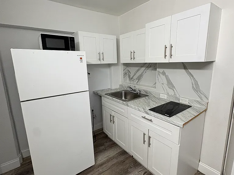 980 NW 200th Ter — Photo 6