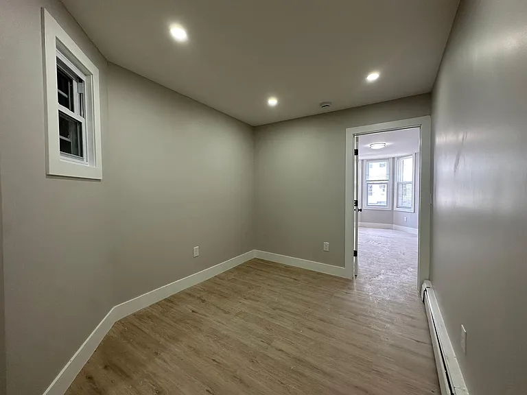 594 Westside Ave #4E — Photo 6