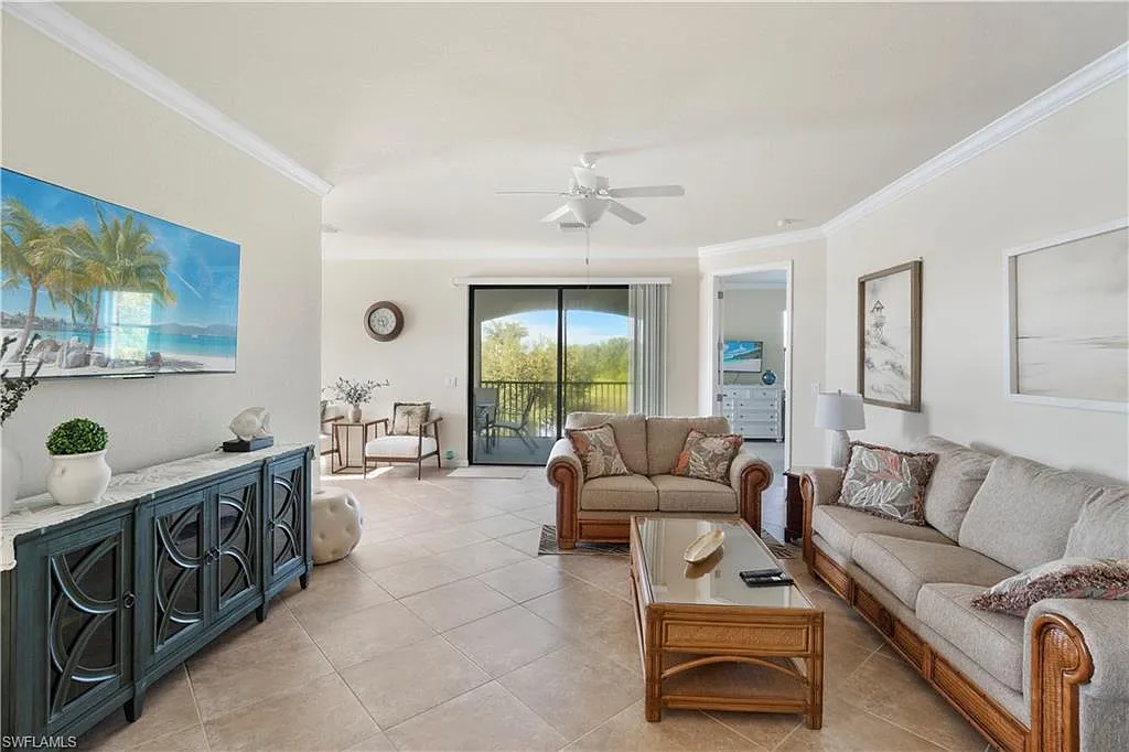 3 bed, 2.0 bath, 2858 sqft, $10,000 — Photo 1