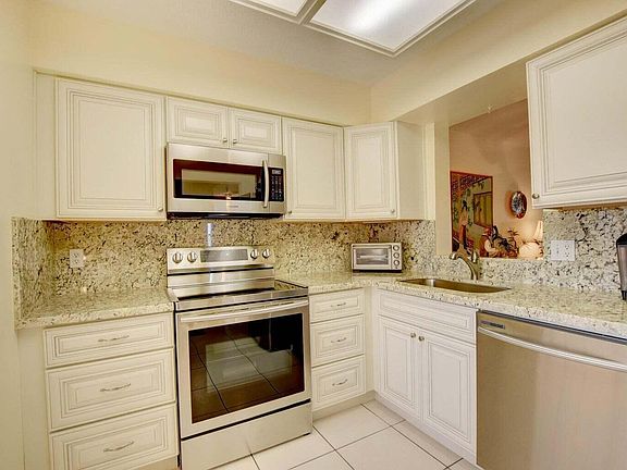 5th image of 14527 Bonaire Boulevard #510