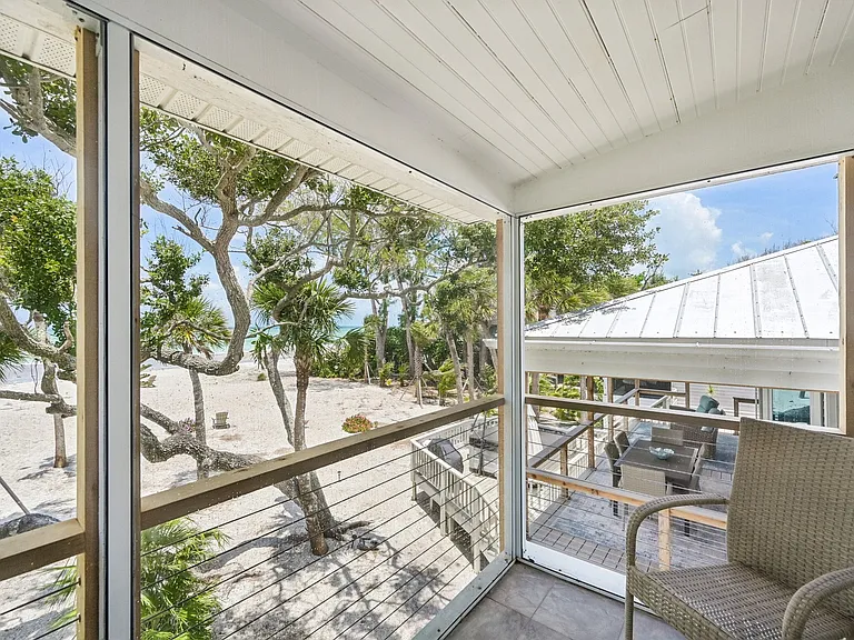 Guest bedroom balcony