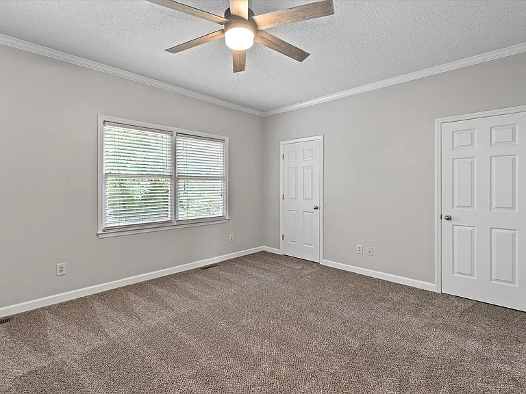 1810 Oakcrest Ct — Photo 19