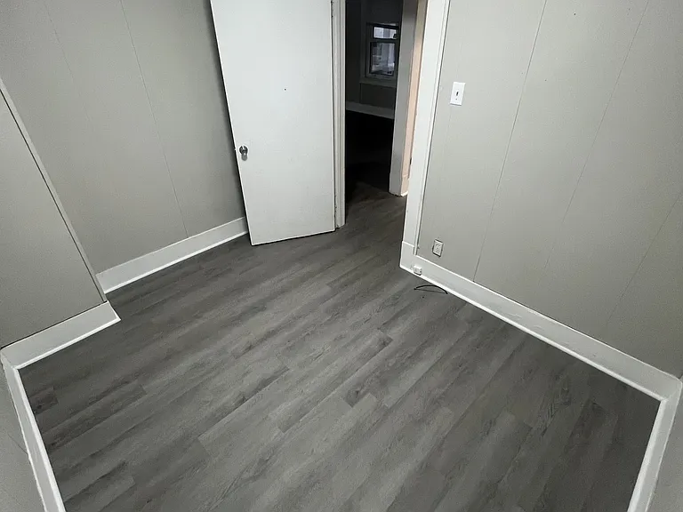 1337 E Moore St — Photo 16