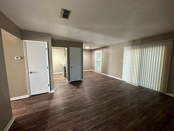 2nd image of 2010 Bradford Ct APT B