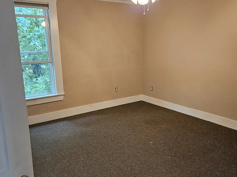 84 Brackett St — Photo 10