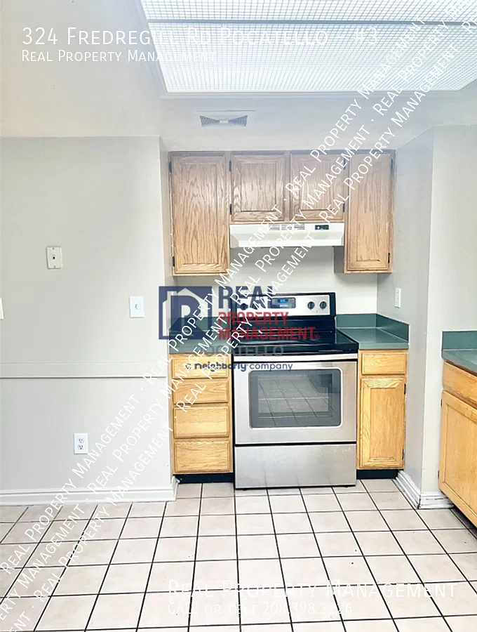 3 Bed 2 Bath Apartment — Photo 4