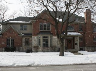 750 S Chatham Ave, Elmhurst, IL 60126