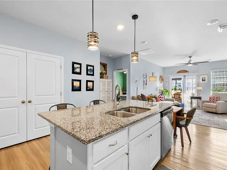 105 Aleppo Ln — Photo 5