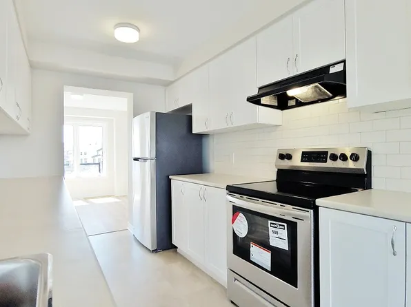 90 Kyanite Ln, Ottawa, ON K2J 7B4