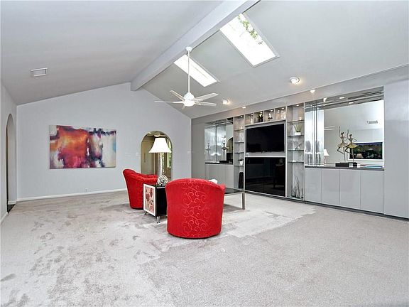 3rd image of 10611 Spicewood Club Dr