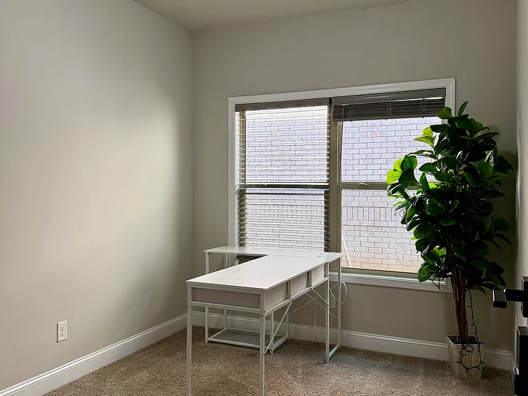 235 Sanctuary Dr — Photo 11