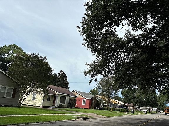 5th image of 604 Kirk St