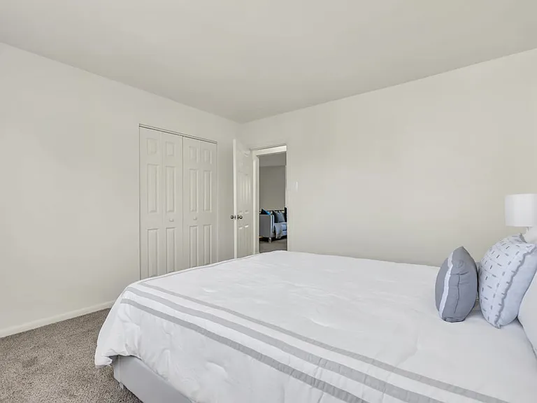 Laurelton Village Apartments — Photo 30