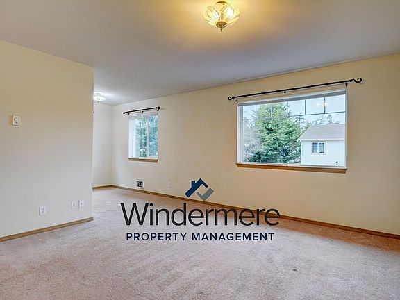 5th image of 1367 NW Elwha St #202