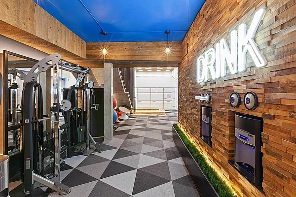 Rented by The KCI Group | media 21