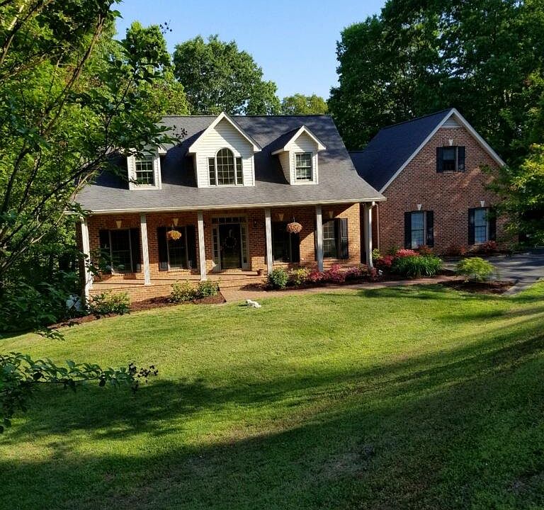 1st image of 975 Rocky Knoll Ln